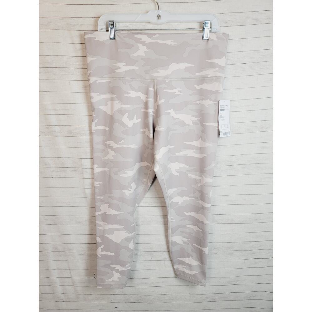 Athleta Elation Camo 7/8 Tight in Taupe, sz 1x